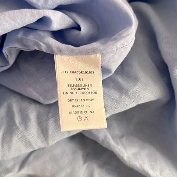 NWT - ASTR The Label - Jelena Back Cutout Puff Sleeve Midi Dress - Picture 6 of 7